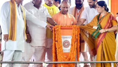 अम्बेडकरनगर के गोविंद साहब धाम में आयोजित कार्यक्रम में संबोधन देते मुख्यमंत्री योगी आदित्यनाथ।