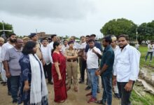 अंबेडकरनगर के गोविंद साहब में कार्यक्रम स्थल का निरीक्षण करते जिला प्रशासन के अधिकारियों की सांकेतिक तस्वीर।