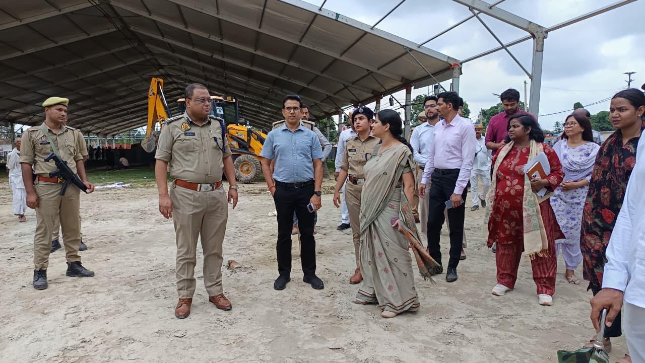 अम्बेडकरनगर कलेक्ट्रेट में श्रमिक योजनाओं और बाल श्रम उन्मूलन को लेकर आयोजित समीक्षा बैठक।
