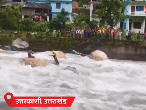 दिल्ली-NCR में भारी बारिश से सड़क पर जलभराव