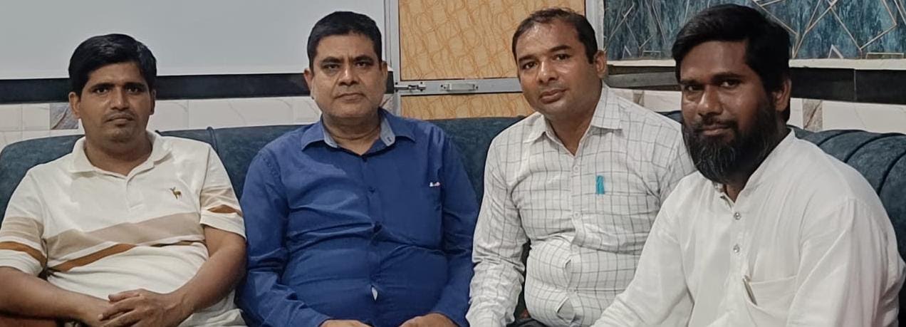 अम्बेडकरनगर के हंसवर में डिस्टेंस एजुकेशन पर आयोजित विचार गोष्ठी का दृश्य।