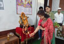 अम्बेडकरनगर के गोविंद साहब में मुख्यमंत्री कार्यक्रम से पहले निरीक्षण करते प्रशासनिक और पुलिस अधिकारी।