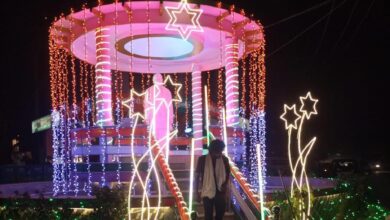स्वतंत्रता दिवस पर तिरंगे की रोशनी से सजा अकबरपुर नगर