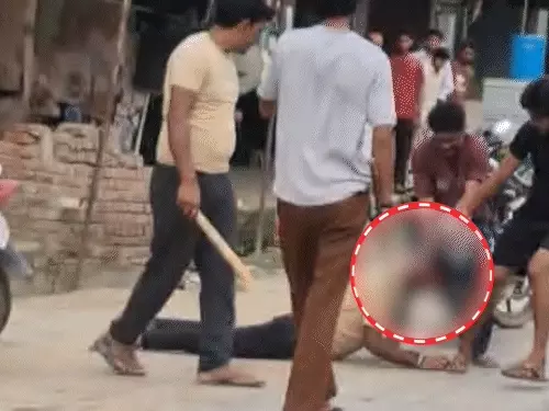 हाथरस में युवक से मारपीट के मामले में पुलिस कार्रवाई