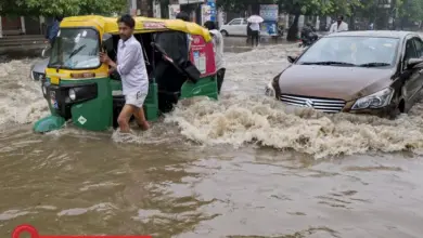 दिल्ली में जलभराव, उत्तराखंड में उफनाती नदियां और बाढ़ प्रभावित इलाकों में राहत कार्य का दृश्य।