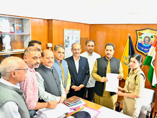 अमित शाह पर टिप्पणी को लेकर पवन खेड़ा के खिलाफ शिकायत