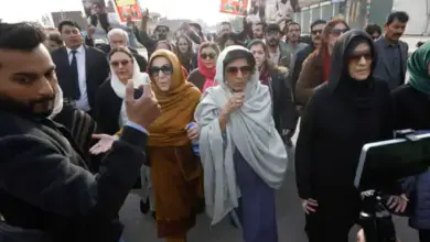 अडियाला जेल में इमरान खान से मिलने पहुंचीं नोरीन नियाजी और बुशरा बीबी