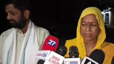 काकोरी शीतला मंदिर में विधायक जयदेवी कौशल के भेदभाव के आरोप