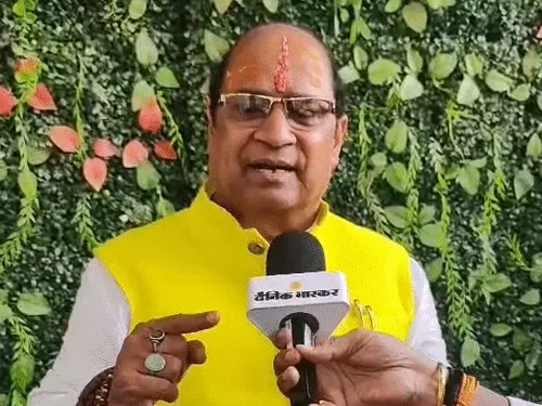 कानपुर में बारिश के बाद जलभराव वाली सड़क
