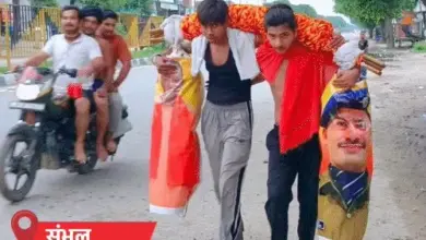 सावन में कांवड़ लेकर चलते श्रद्धालु और मेरठ में कांवड़ यात्रा के दौरान हुए विवाद की सांकेतिक तस्वीर।