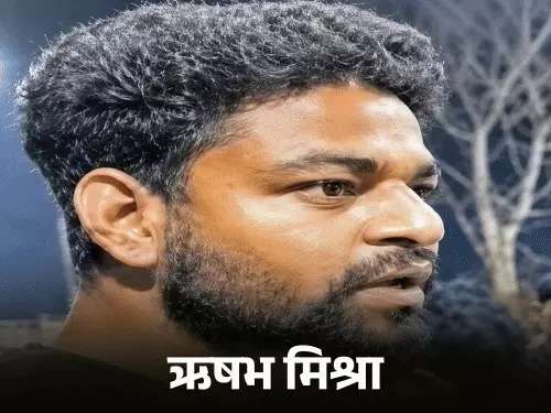 KGMU ट्रॉमा सेंटर में दलालों के खिलाफ अभियान चलाती पुलिस