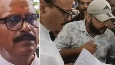 लखनऊ में लाइब्रेरियन भर्ती की मांग को लेकर डिप्टी CM ब्रजेश पाठक के आवास पर प्रदर्शन करते युवा
