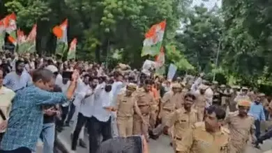 लखनऊ में अमित शाह के इस्तीफे की मांग को लेकर NSUI का प्रदर्शन