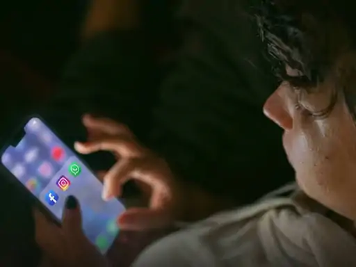 बच्चों और टीनेजर्स के लिए Facebook Instagram के नए नियम