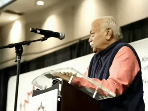 टोरंटो के कार्यक्रम में संबोधन देते RSS प्रमुख मोहन भागवत
