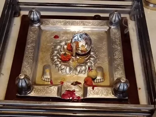 बिठूर में गंगा किनारे ब्रह्मा खूंटी