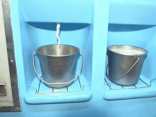 मुंबई में बढ़ी दूध की कीमत, 1 सितंबर से ₹102 प्रति लीटर होगा थोक दूध