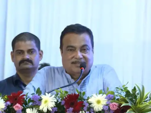 नागपुर कार्यक्रम में नितिन गडकरी ने नई पीढ़ी को जिम्मेदारी सौंपने की बात कही