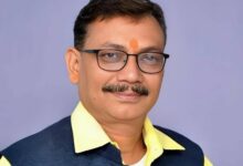 अदालत में पेशी के बाद सुरक्षा के बीच ले जाए जा रहे पूर्व विधायक की सांकेतिक तस्वीर।