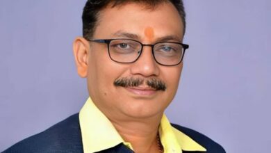 अदालत में पेशी के बाद सुरक्षा के बीच ले जाए जा रहे पूर्व विधायक की सांकेतिक तस्वीर।