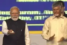 आंध्र प्रदेश के अमरावती में विकास परियोजनाओं का उद्घाटन करते हुए प्रधानमंत्री नरेंद्र मोदी।