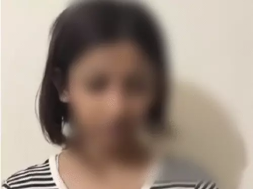 पीएम मोदी के खिलाफ टिप्पणी करने के बाद माफी मांगती 15 वर्षीय लड़की का वायरल वीडियो।