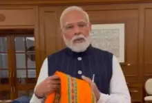 राष्ट्रीय हैंडलूम दिवस के अवसर पर वीडियो संदेश जारी करते प्रधानमंत्री नरेंद्र मोदी।
