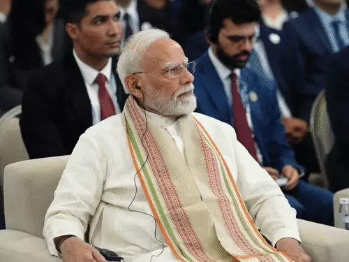 उज्बेकिस्तान में हिंदी कविता सुनते प्रधानमंत्री नरेंद्र मोदी