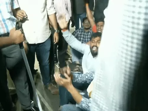 पुणे COEP हॉस्टल में NSUI ABVP विवाद के बाद पुलिस तैनात