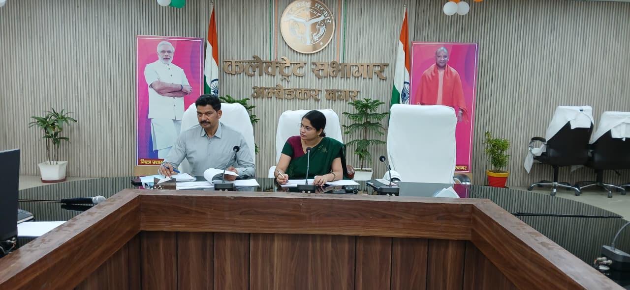 अंबेडकरनगर में जिला कौशल समिति की बैठक में प्रशिक्षण कार्यक्रमों की समीक्षा