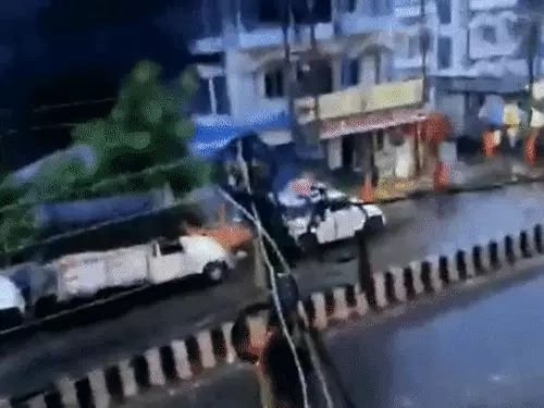 बीरभूम के तारापीठ होटल में लगी भीषण आग