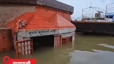 यूपी में बारिश के बाद उफनती गंगा और यमुना नदी
