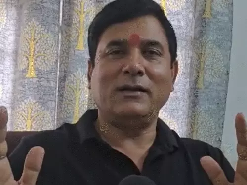 कुर्मी समाज से मुख्यमंत्री बनाने की मांग पर बयान देते भाजपा विधायक नंद किशोर गुर्जर