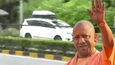 दिल्ली में प्रधानमंत्री नरेंद्र मोदी से मुलाकात के दौरान मुख्यमंत्री योगी आदित्यनाथ।