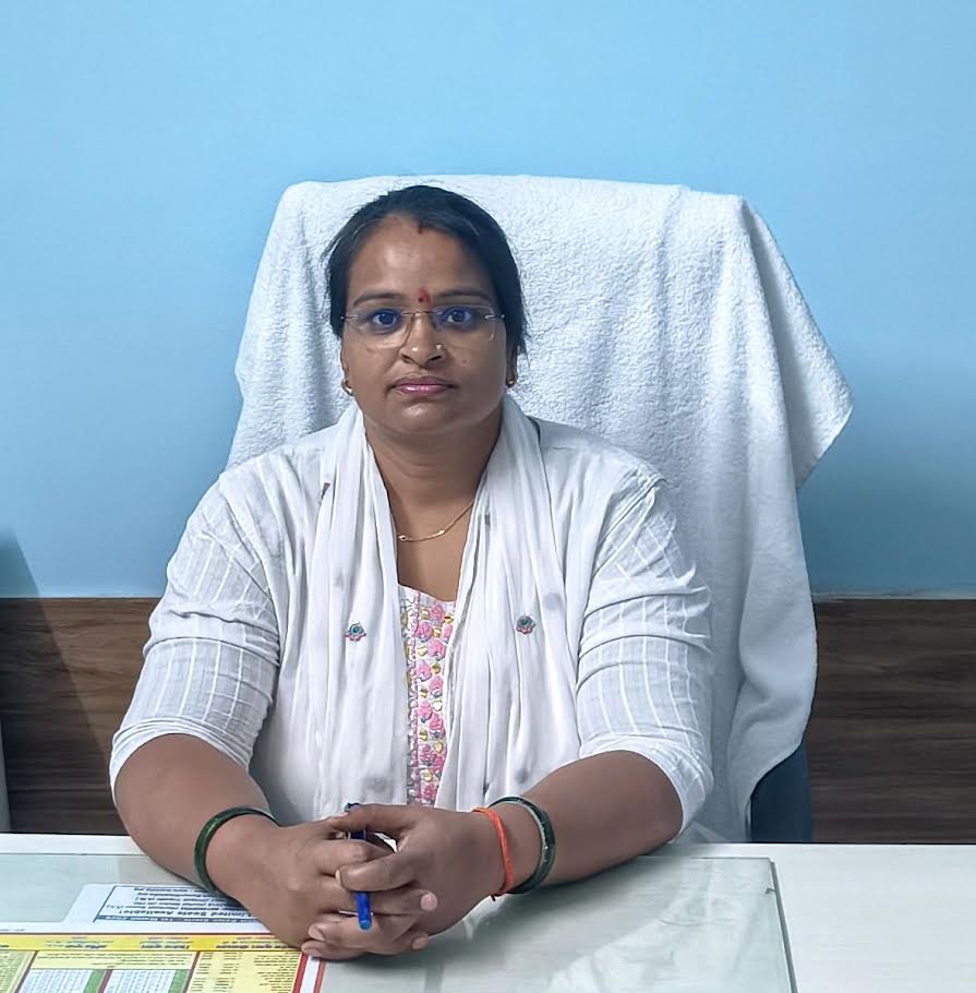 अकबरपुर के राजकीय आईटीआई परिसर में आयोजित रोजगार मेले में अभ्यर्थी।