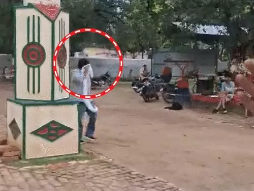 झांसी जेल में बंद अली अहमद और उसके भाई अबान से जुड़ी खबर।