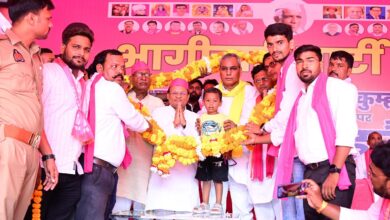 अंबेडकरनगर में जन अधिकार महारैली को संबोधित करते पंचायती राज मंत्री ओम प्रकाश राजभर।
