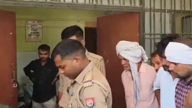 अंबेडकरनगर के बसखारी में नीलगाय से टकराने के बाद बाइक सवार की मौत।