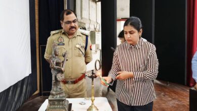अंबेडकरनगर मेडिकल कॉलेज के ऑडिटोरियम में पुलिसकर्मियों का फोरेंसिक प्रशिक्षण सेमिनार