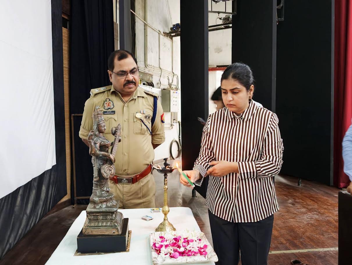 अंबेडकरनगर मेडिकल कॉलेज के ऑडिटोरियम में पुलिसकर्मियों का फोरेंसिक प्रशिक्षण सेमिनार