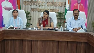 अंबेडकरनगर कलेक्ट्रेट में संचारी रोग नियंत्रण एवं दस्तक अभियान की समीक्षा बैठक।