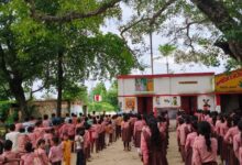 अंबेडकरनगर के विद्यालय में नशामुक्ति अभियान के दौरान जागरूकता कार्यक्रम में शामिल विद्यार्थी