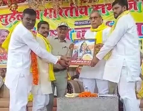 ओपी राजभर से मिलते गोंड समाज के प्रतिनिधि