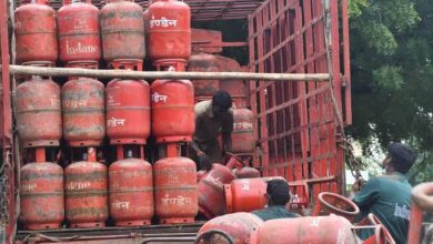 अंबेडकरनगर में LPG सिलिंडर और ई-केवाईसी प्रक्रिया से संबंधित प्रतीकात्मक तस्वीर।