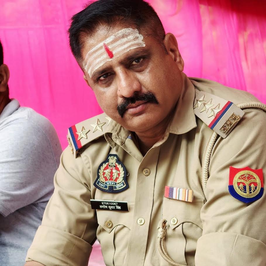 अंबेडकरनगर के बरियावन में जेसीबी से घर और दुकानें ढहाए जाने के मामले में निलंबित पुलिसकर्मी