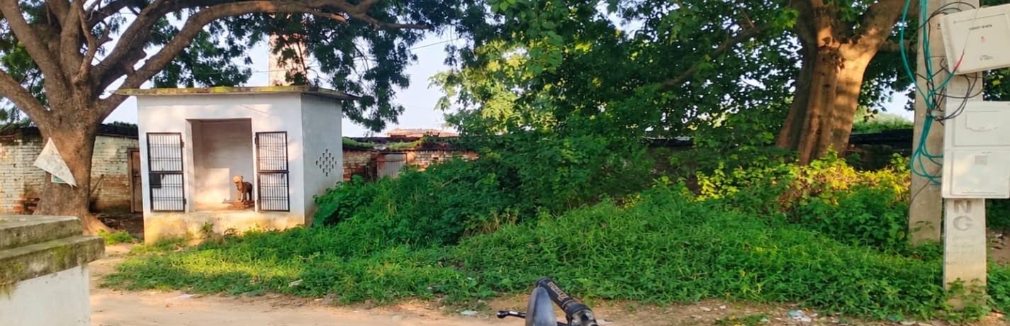 चांडीपुर कला गांव में देवस्थान और खेल मैदान की जमीन पर कथित अतिक्रमण का मामला।