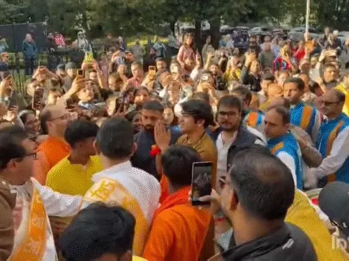 धीरेंद्र कृष्ण शास्त्री ने ग्लासगो में बलि प्रथा और जीव हिंसा का विरोध किया