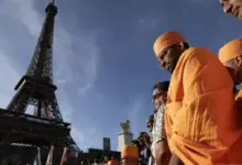 पेरिस का एफिल टावर और कर्मचारियों की हड़ताल