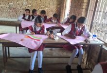 भियांव में सेवा संकल्प अभियान के तहत चित्रकला और भाषण प्रतियोगिता में शामिल छात्र-छात्राएं