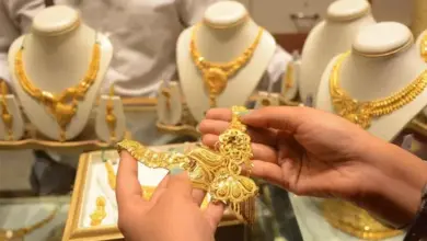 सोने और चांदी के आभूषण।
